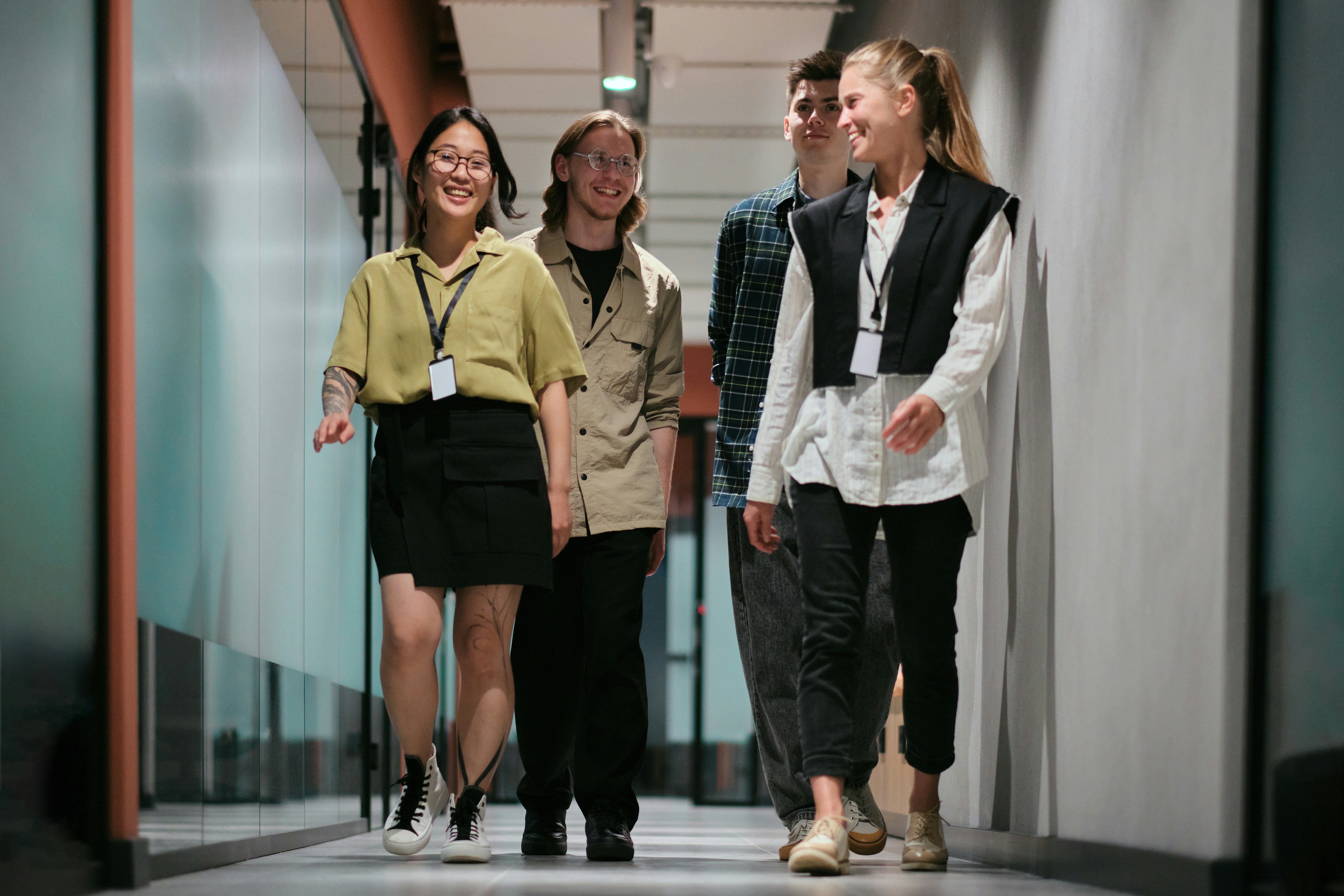 -teamcolleagues-walking-office